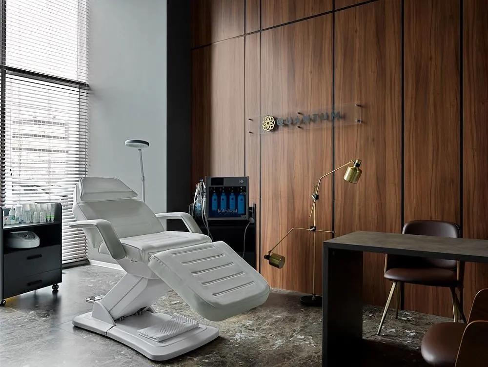 Quantum Clinic дарит мамам красоту и заботу: специальные предложения ко Дню Матери