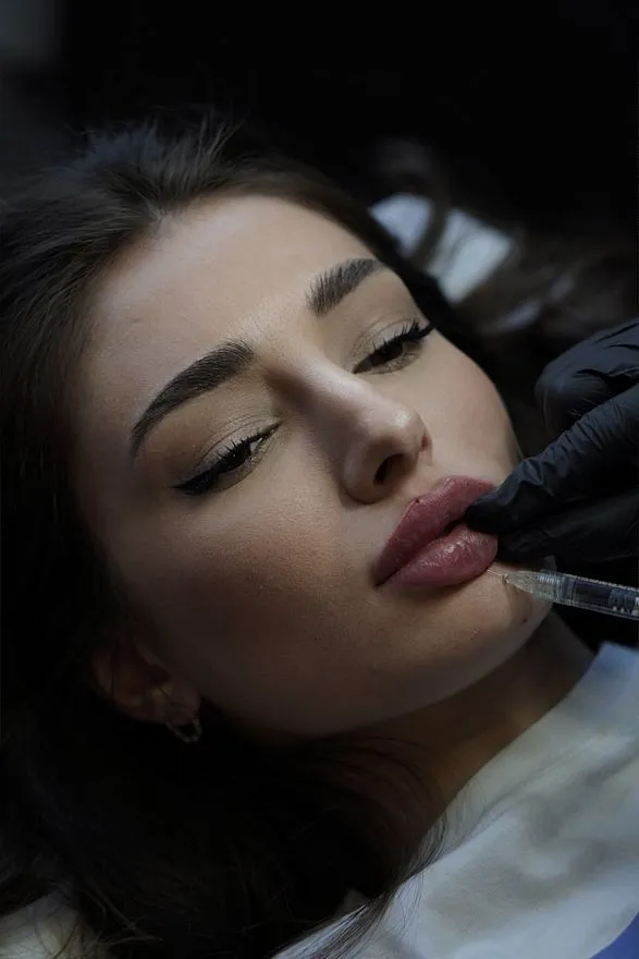 Услуги: контурная пластика