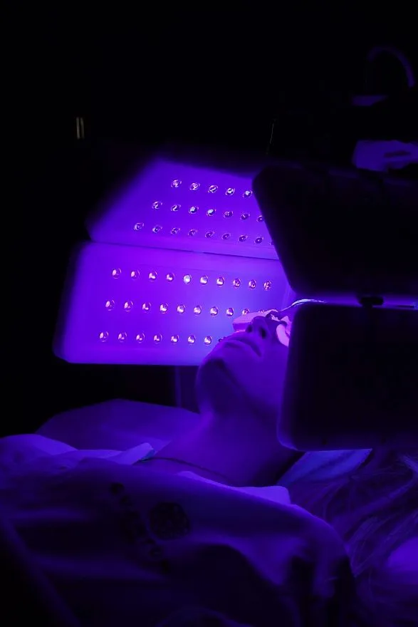 Услуги: heleo4 (фотодинамическая терапия)