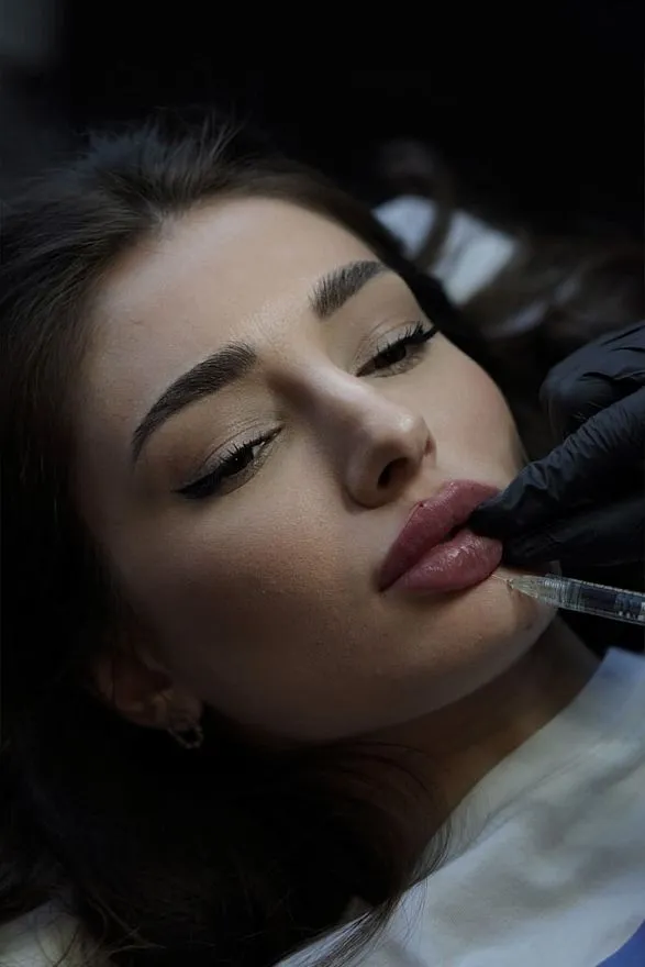 Услуги: контурная пластика